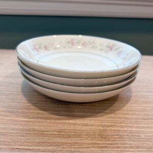 Porcelain China Made in Japan “Maria” Set of 4 Dessert/Fruit Bowls Pink Floral